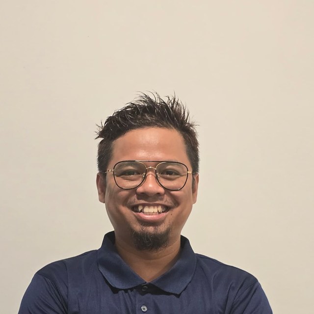 A member of the ThinkPlus visa and document team